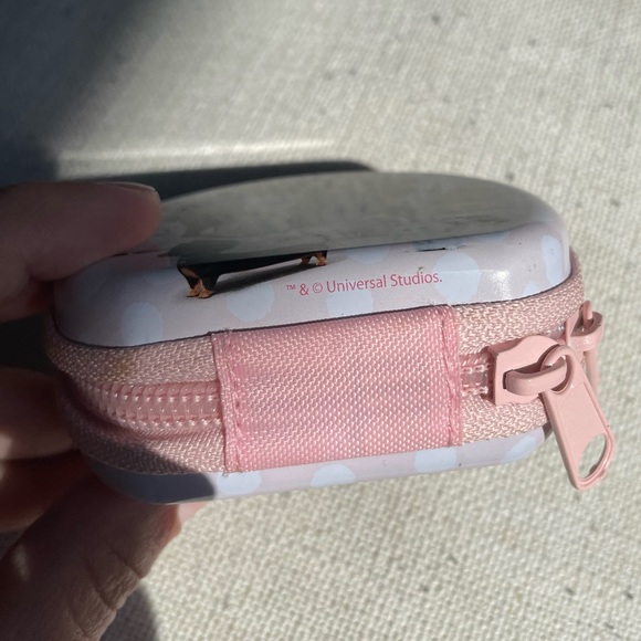 Universal studios ‘secret life of pets’ metal coin double zippered mini - Picture 3 of 8